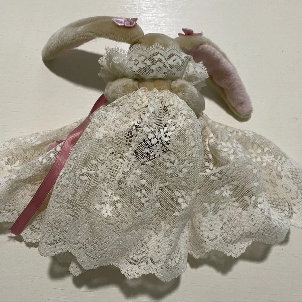 Vintage‎ Bunny with lace dress
